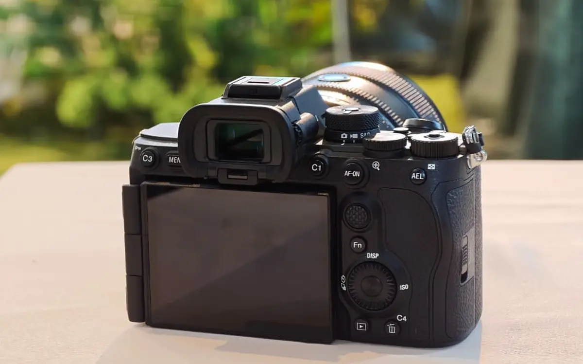 Sony Alpha 7R VI dan Lensa FE 100-400mm F4.5 GM OSS Resmi Dijual, Harga 70 Jutaan Rupiah 22 sony a7R VI 4
