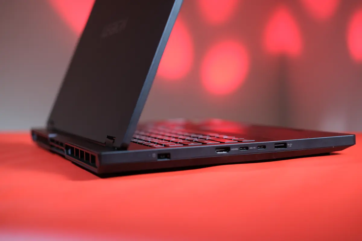 Lenovo Legion Pro 5 16IRX10 3