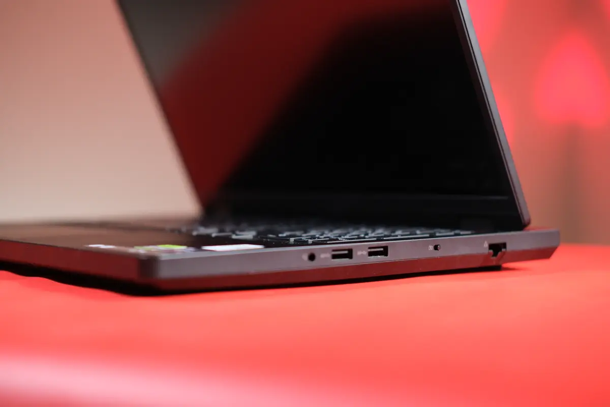 Lenovo Legion Pro 5 16IRX10 4