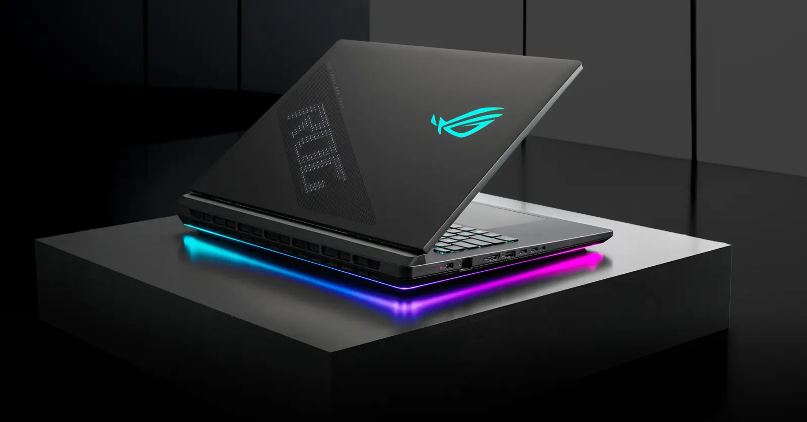ASUS ROG Siap Guncang Pasar Laptop Gaming Indonesia 2026: Dari Dual-Screen OLED hingga RTX 5090 22 asus rog strix scar 18 2026