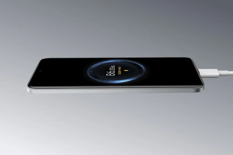 charging smartphone poco m8 pro 5g