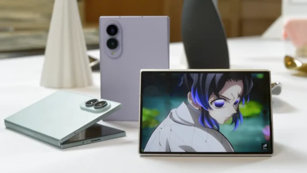 ukuran layar baru samsung galaxy z fold8