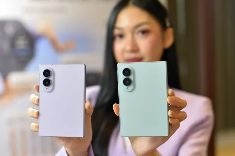 samsung galaxy z fold 8 pistachio lavender samsung galaxy z fold 8 pistachio dan lavender